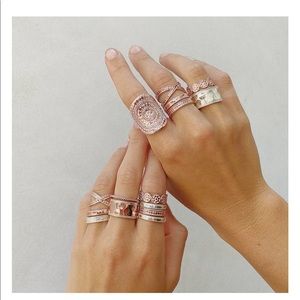 Anna Beck Classic Cross Ring